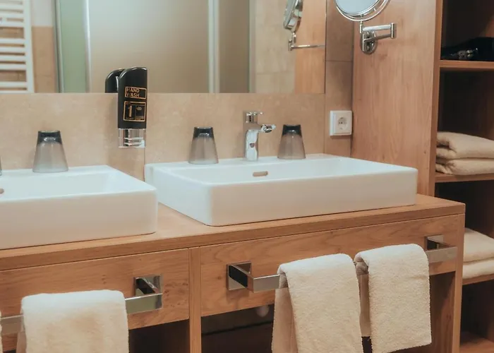 Gressenbauer 3* هينترستودر