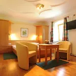 Gressenbauer 3* הינטרסטודר